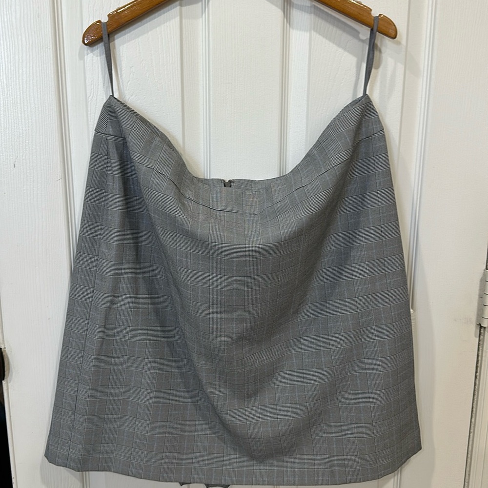 Tahiti black, white plaid with thin light blue accent stripe.